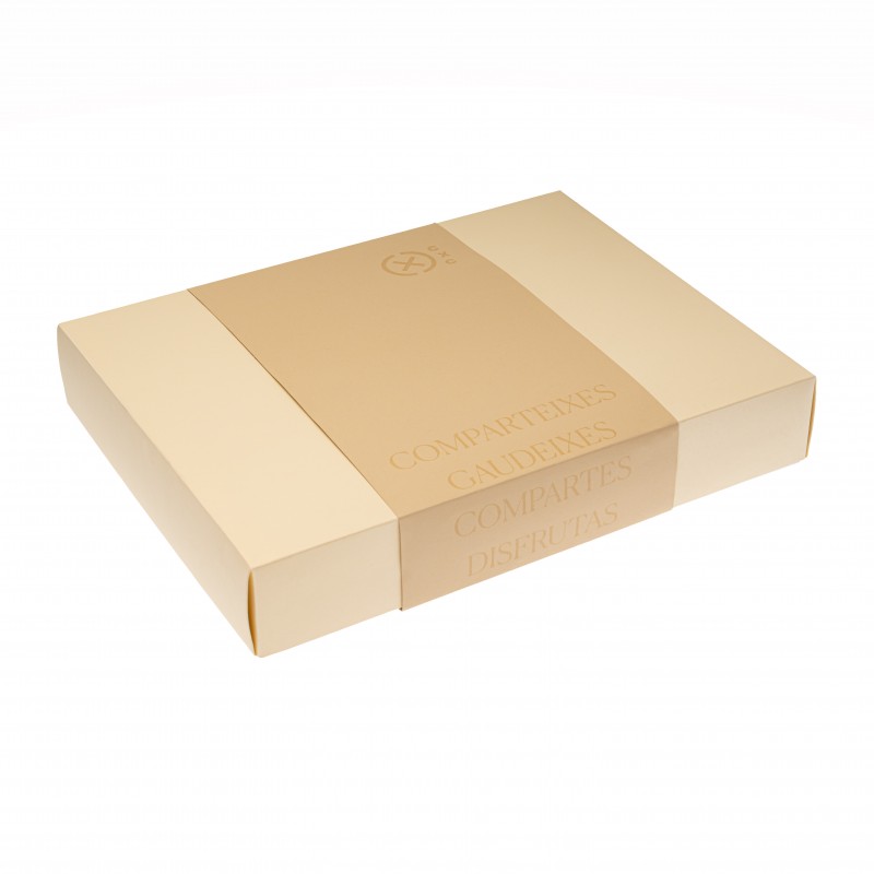 GIFT BOX WITH 8 SILK-PRINTED GOLD TONGS
