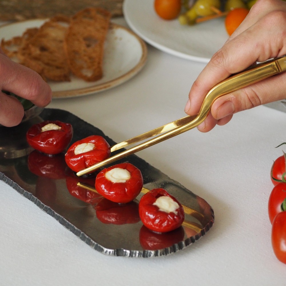 GIFT BOX WITH 8 SILK-PRINTED GOLD TONGS